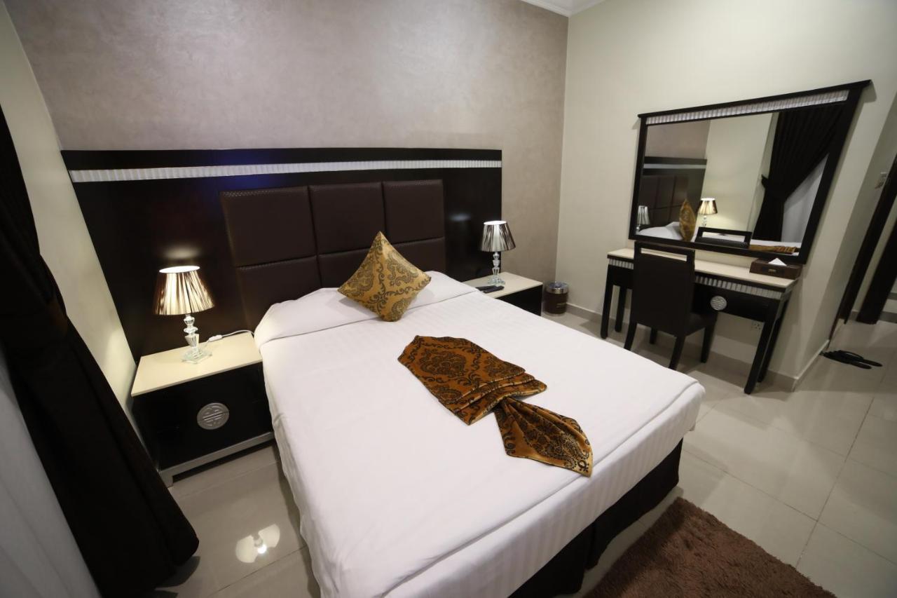 Wahaj Hotel Apartments 2 Кувейт Екстериор снимка